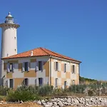 Апартаменти With Terrace And Swimming Pool Бібіоне