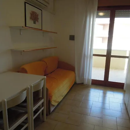 Beautiful With Terrace And Swimming Pool Appartamento Bibione