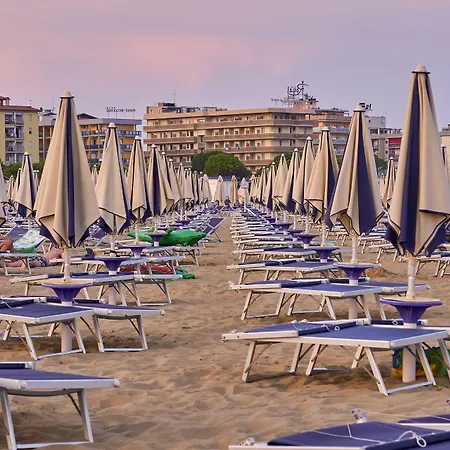 Apartment With Terrace And Swimming Pool Bibione